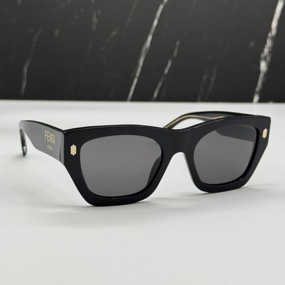 NEW FENDI BLACK GREY WOMEN SUNGLASSES FENDI FE40100I 01A